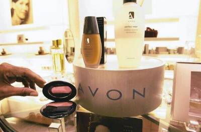 雅芳告別美國(guó)制造 一個(gè)直銷(xiāo)帝國(guó)的轉(zhuǎn)型與資本選擇